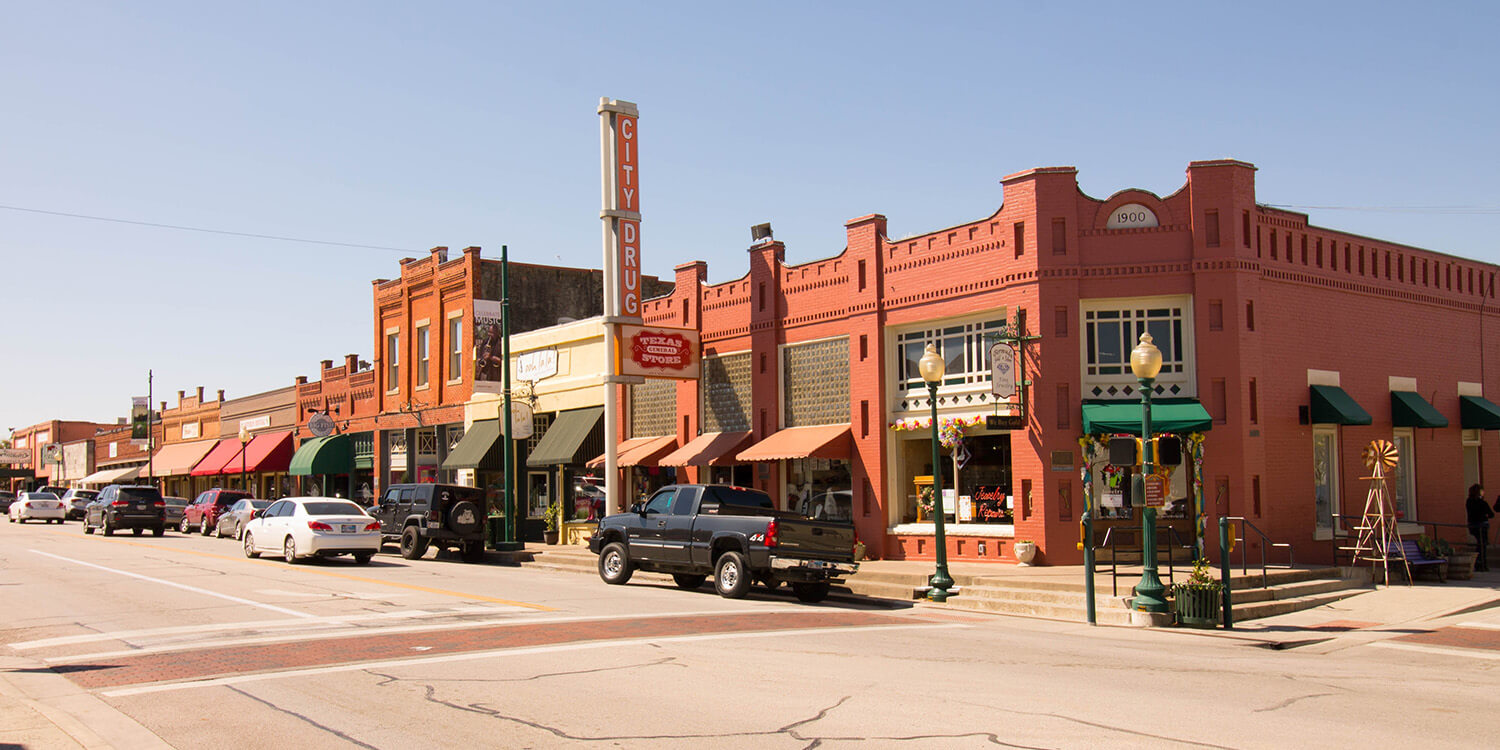 Mystery Picnic Date - Downtown Grapevine